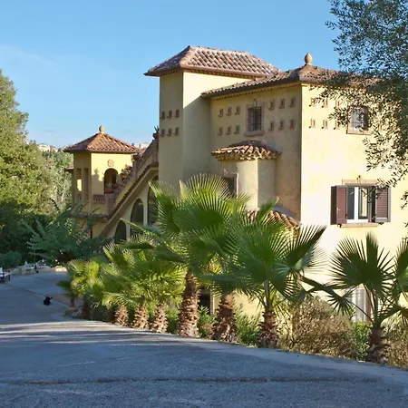 منزل ريفي Borgo Riccio *