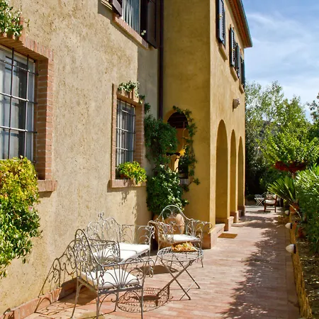 Country house Borgo Riccio *