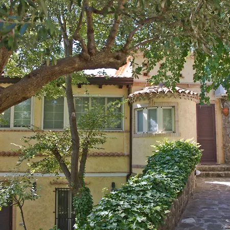 منزل ريفي Borgo Riccio
