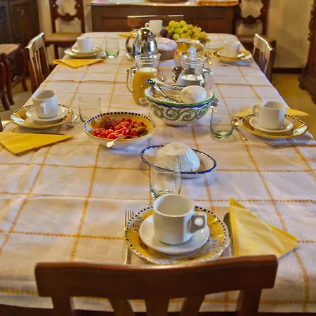 Country house Borgo Riccio *